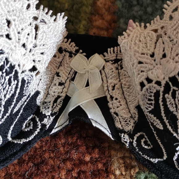 Sophie B. Bra - Picture 5 of 10